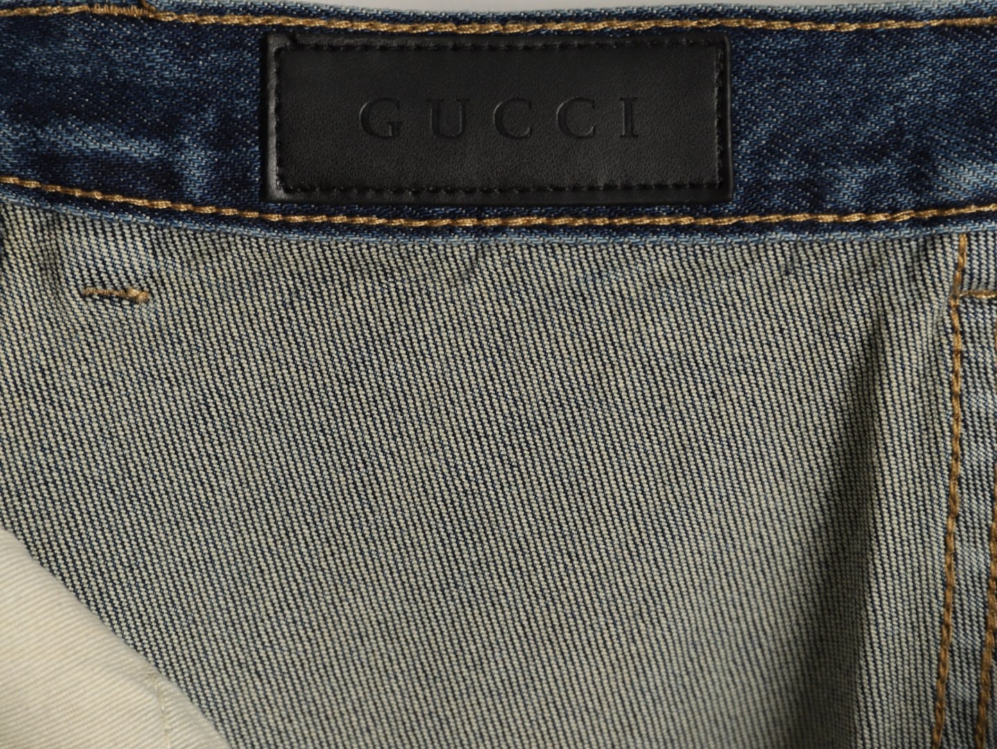 G*u*i jeans