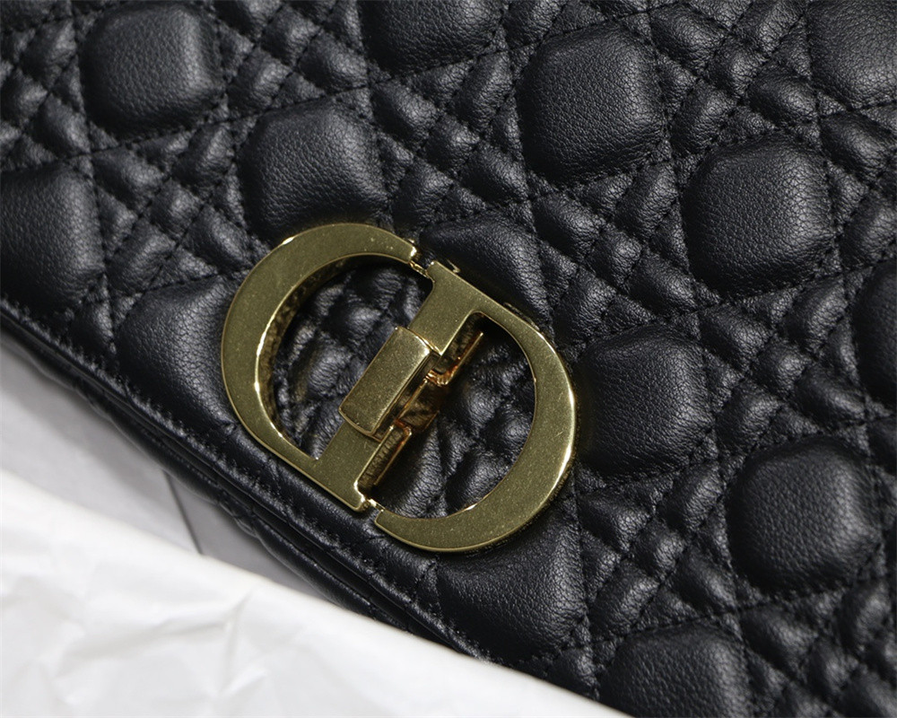 large d*or caro bag black S*pple cannage calfskin 29 x 18 x 10 cm
