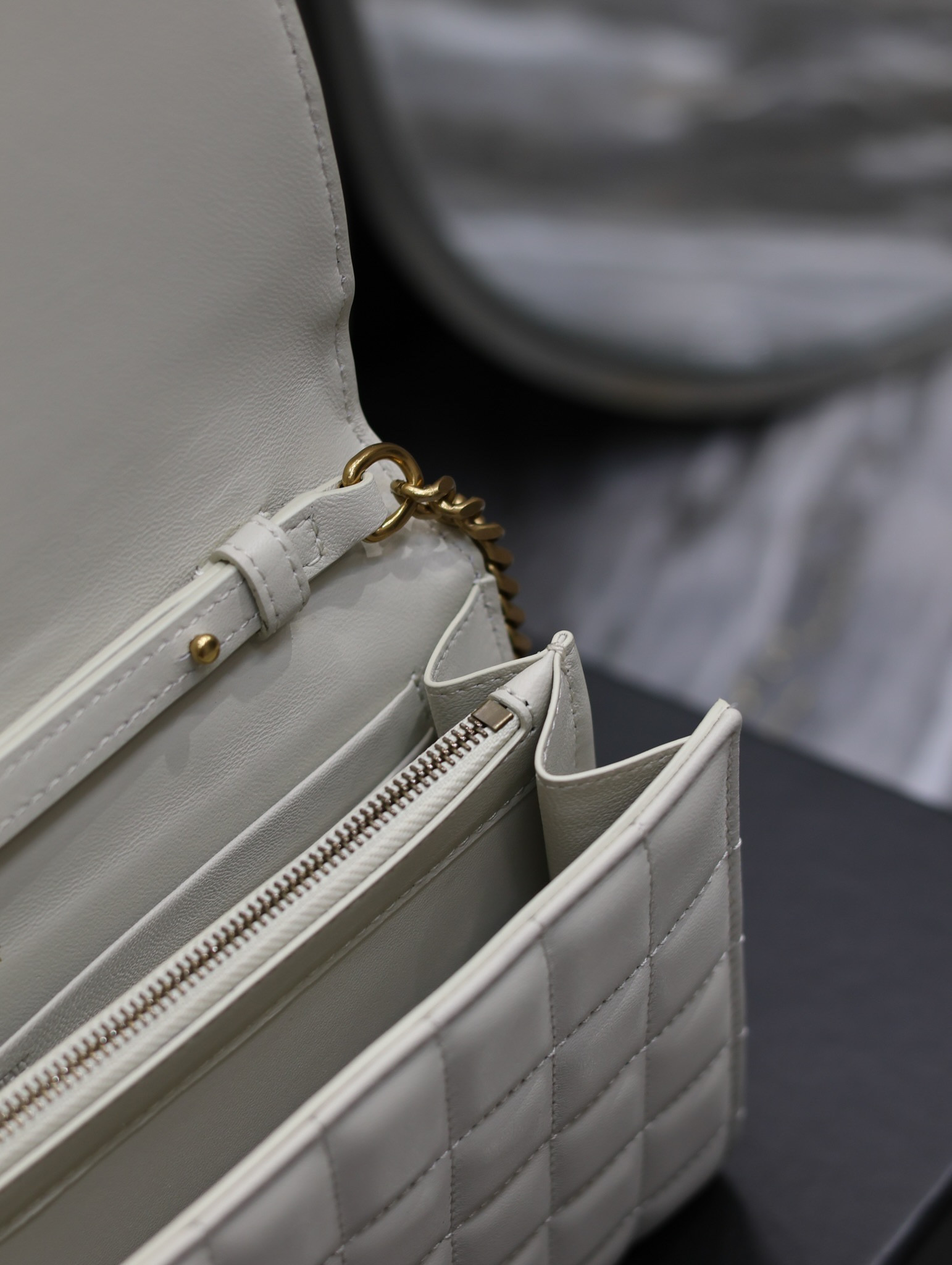 Y*L cassandre chain wallet white