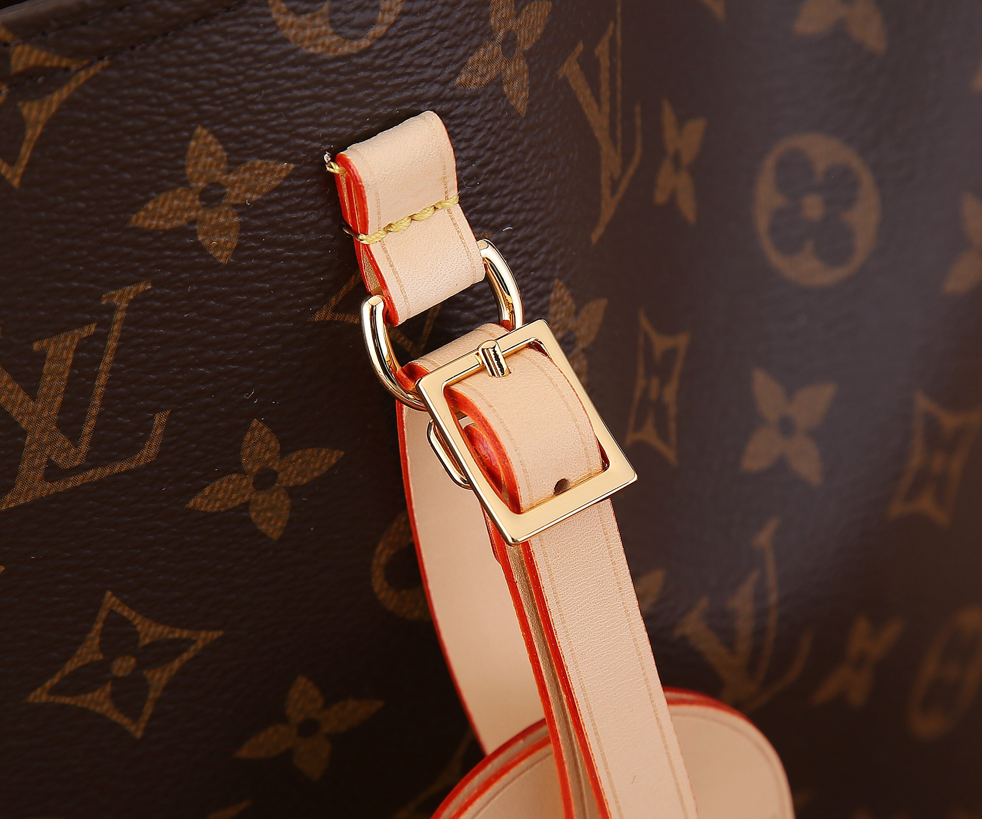 LV Atlantis GM M46817 34 x 34 x 13.5cm