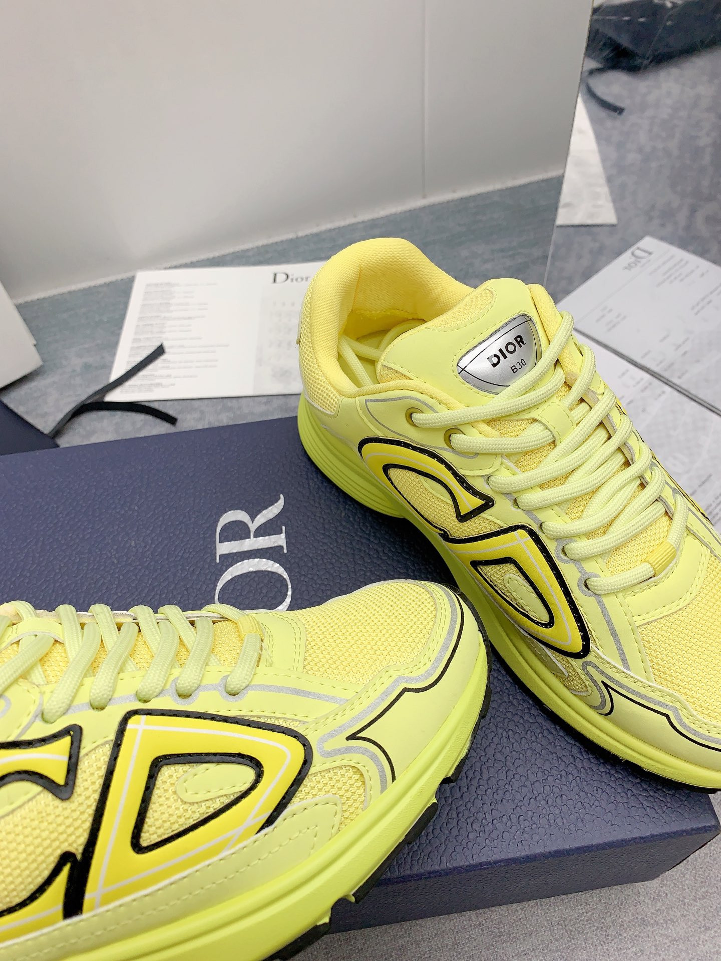 ua D*or b30 sneaker