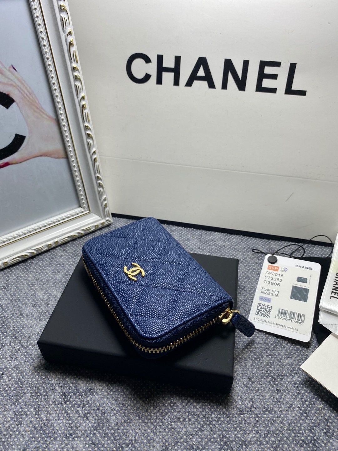 Ch*el zipped coin purse 7.5x 11x 2.5cm