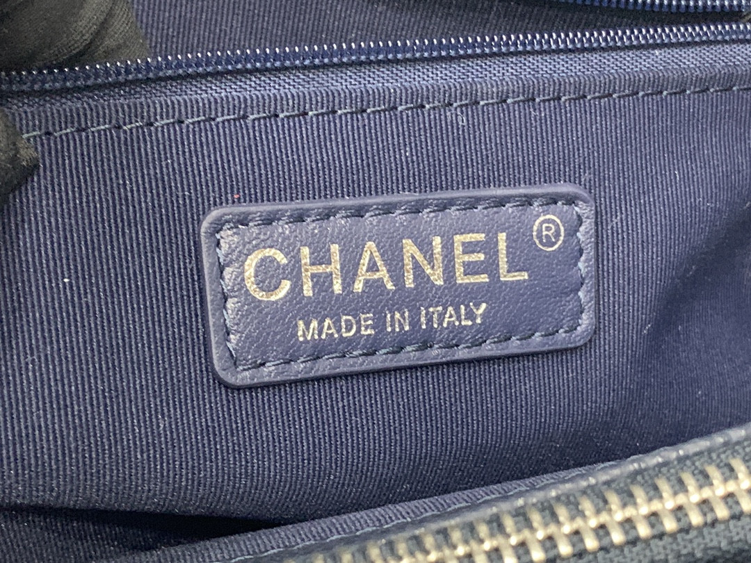 Ch*el gst caviar leather hardware 24x33x13cm