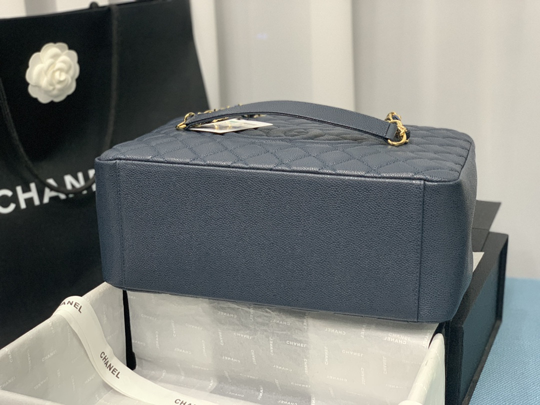 Ch*el gst caviar leather hardware 24x33x13cm