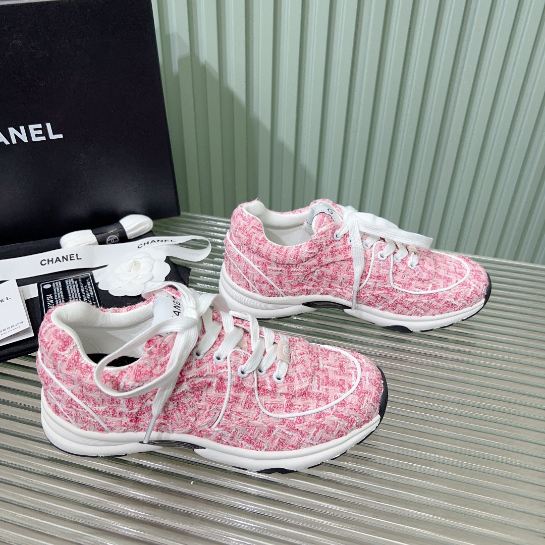 ua Ch*el sneakers tweed