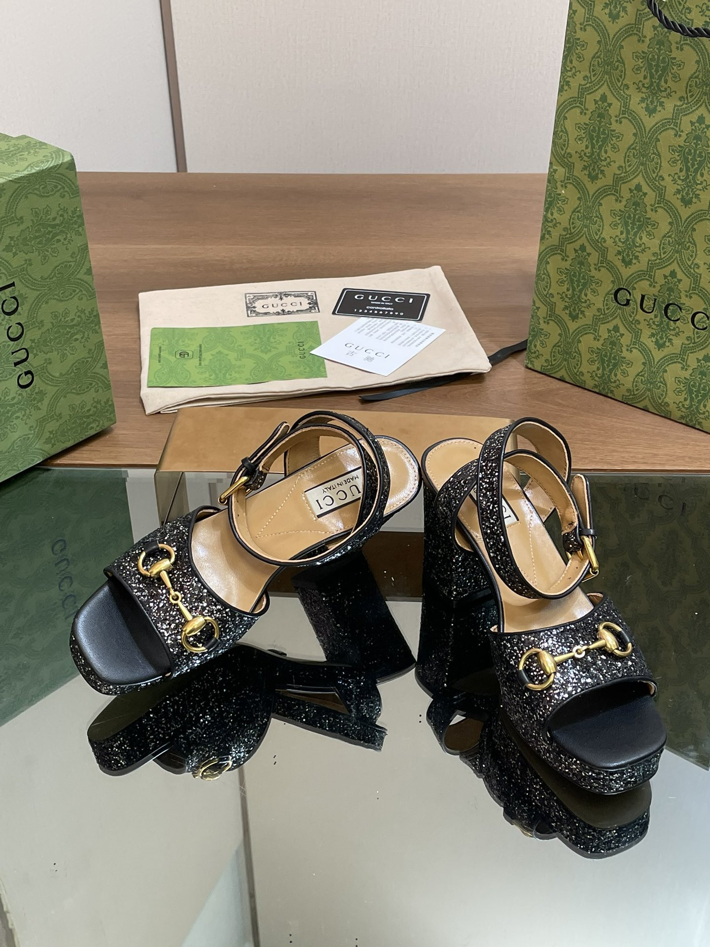 ua G*u*i horsebit platform sandal