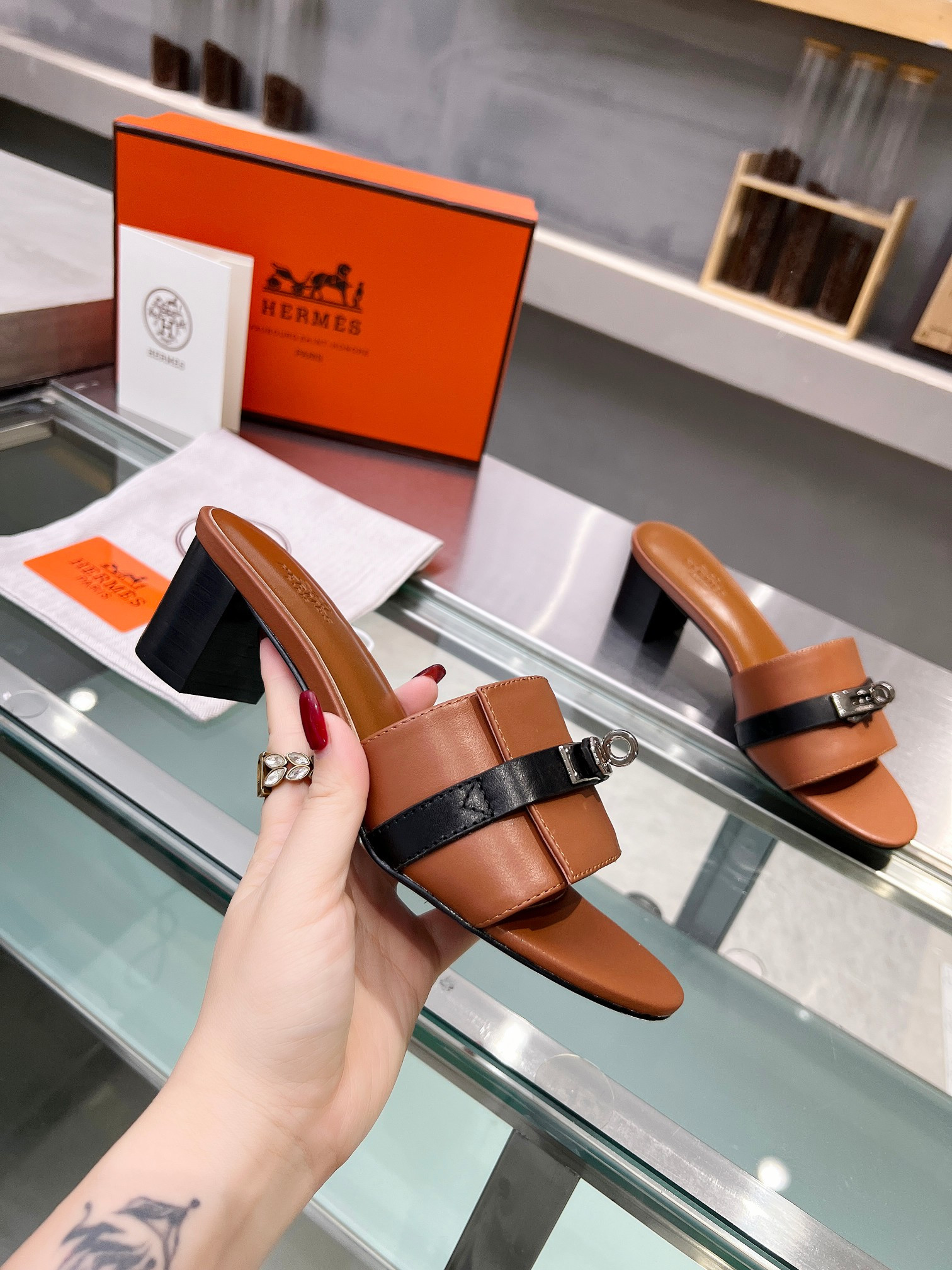 ua H**mes gigi 50 sandal