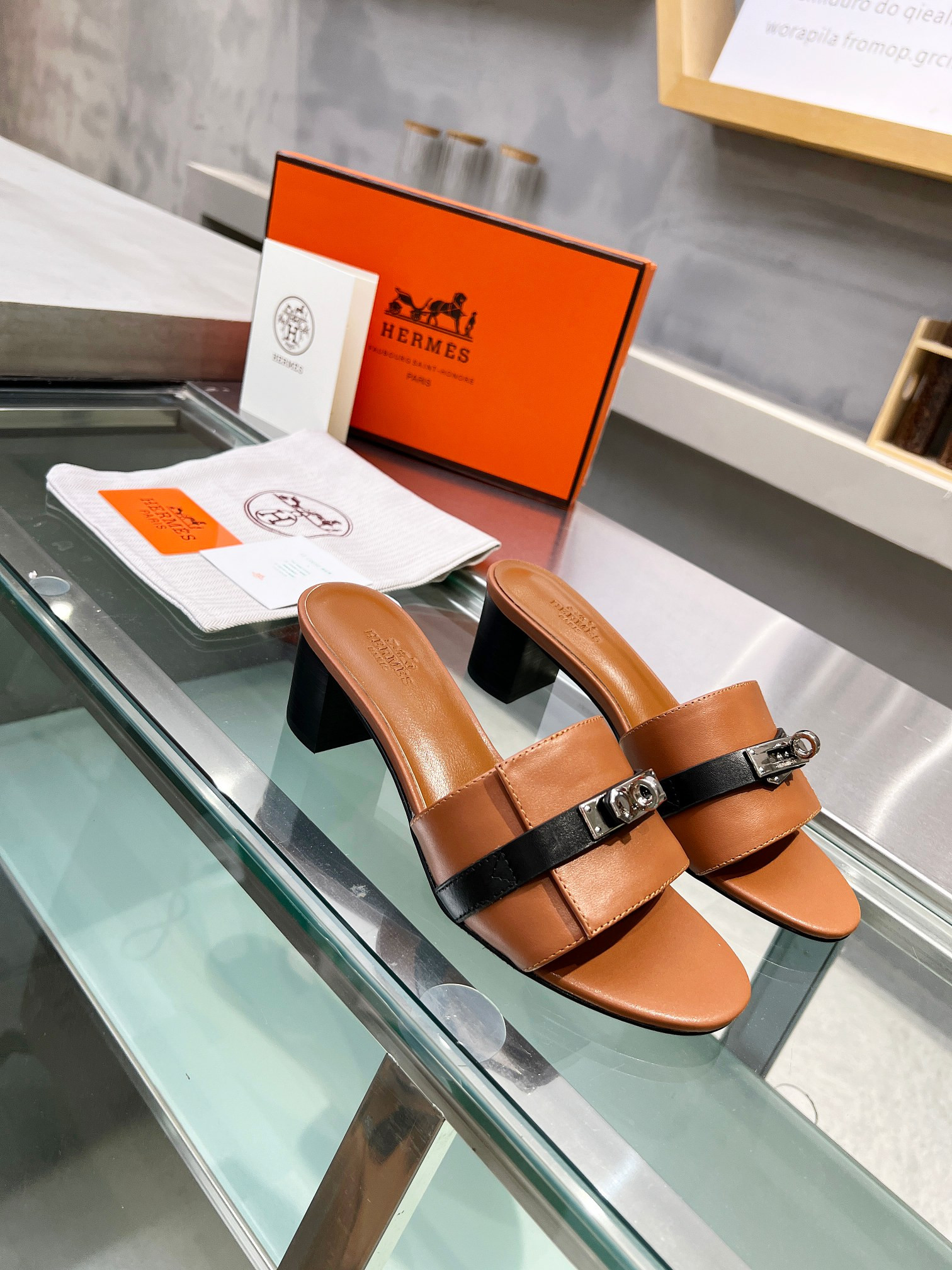 ua H**mes gigi 50 sandal