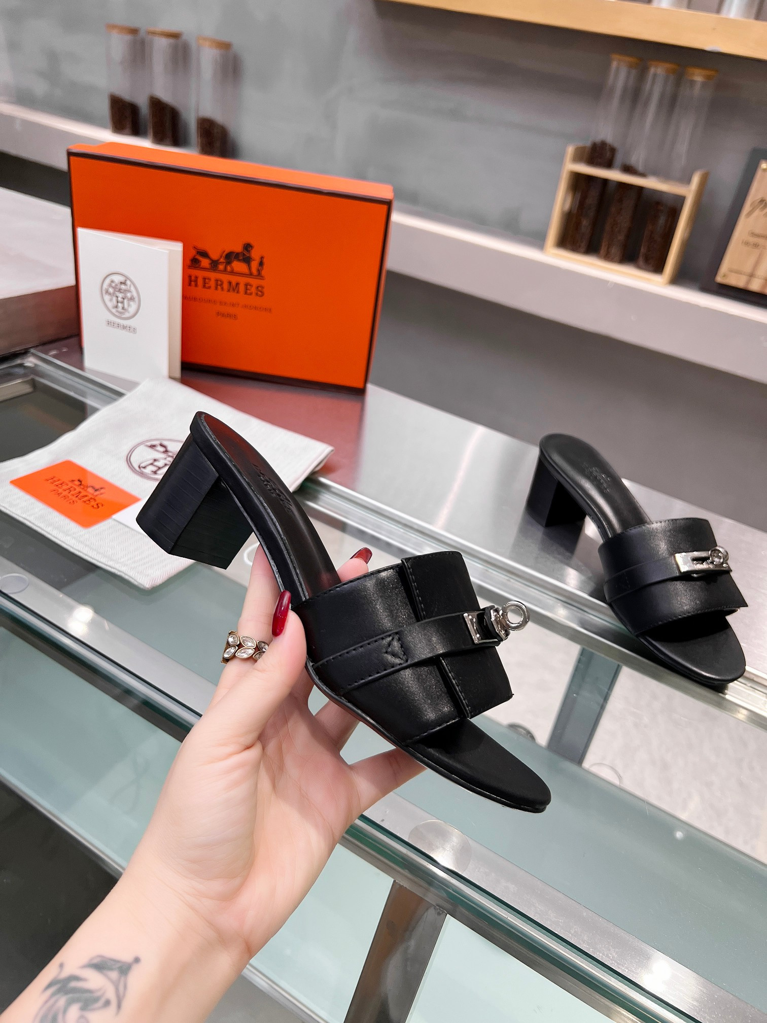 ua H**mes gigi 50 sandal