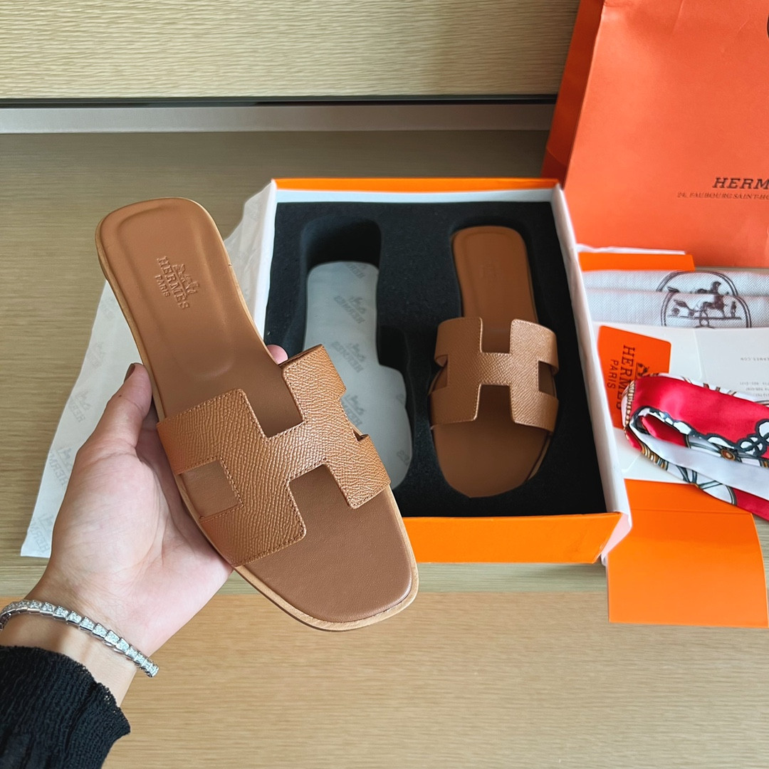 ua H**mes oran sandal
