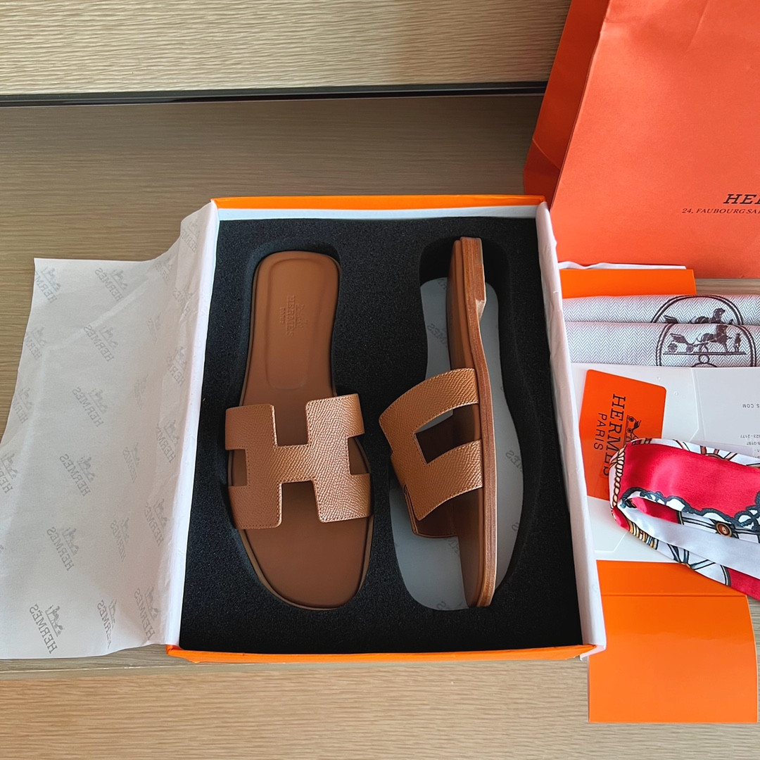ua H**mes oran sandal