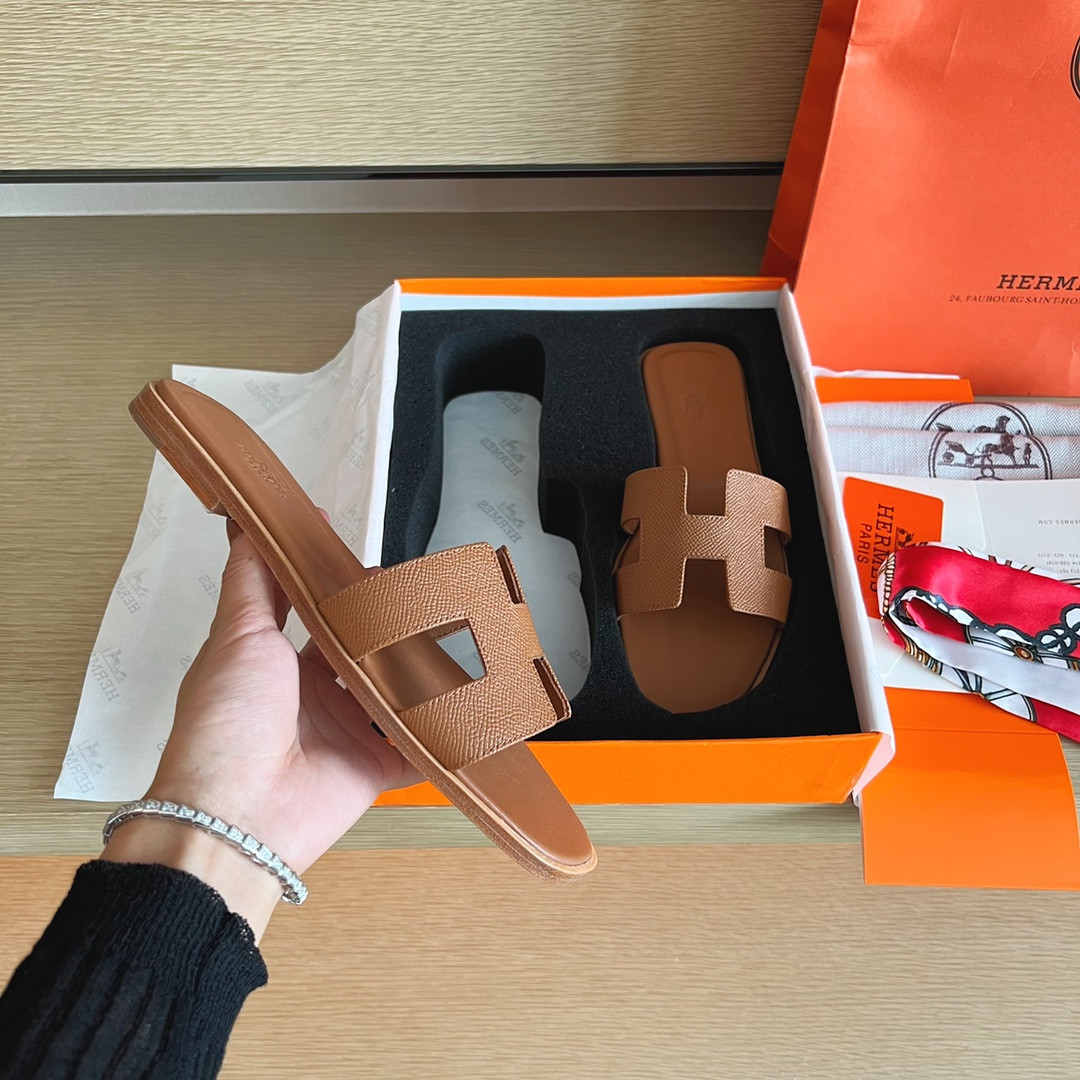 ua H**mes oran sandal