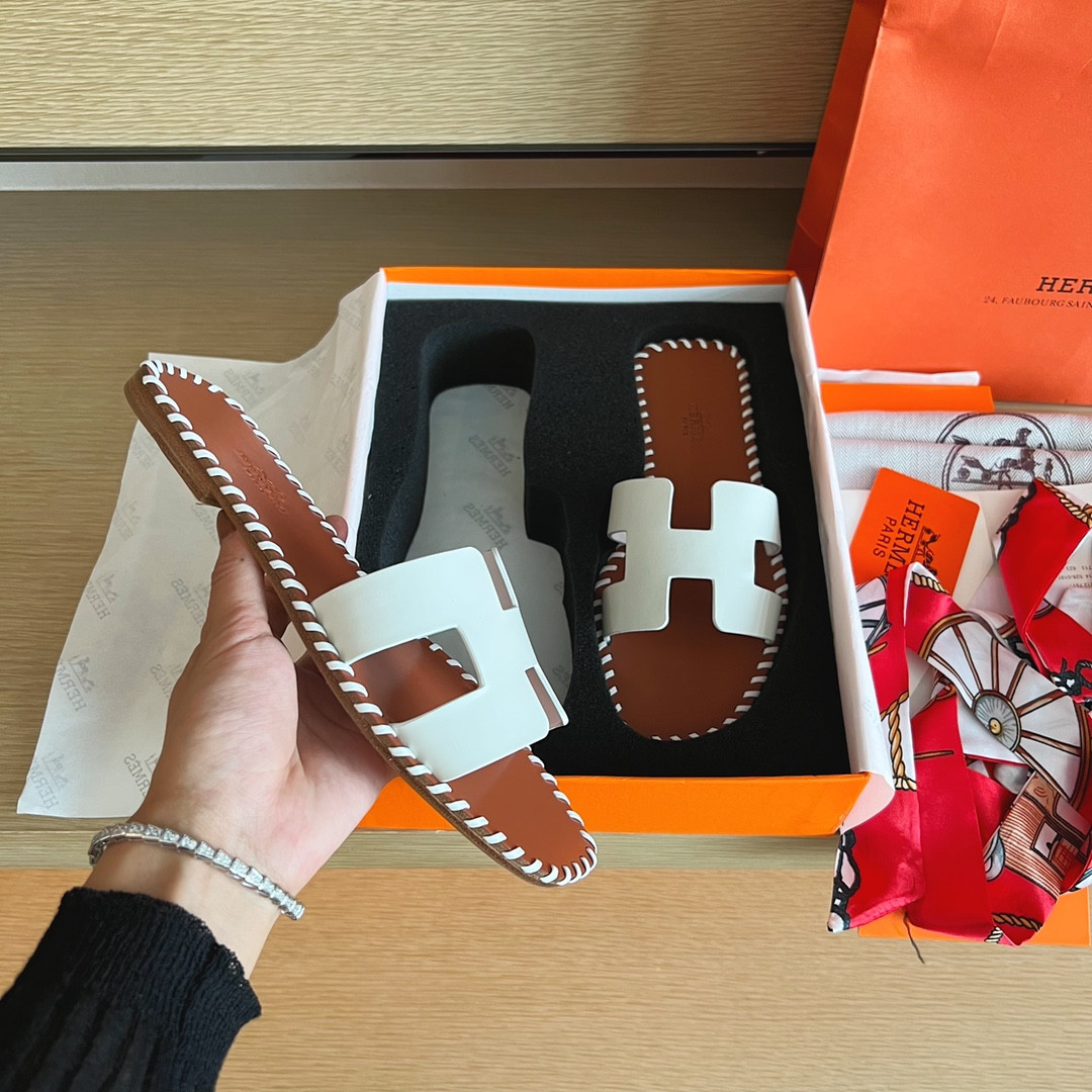 ua H**mes oran sandal
