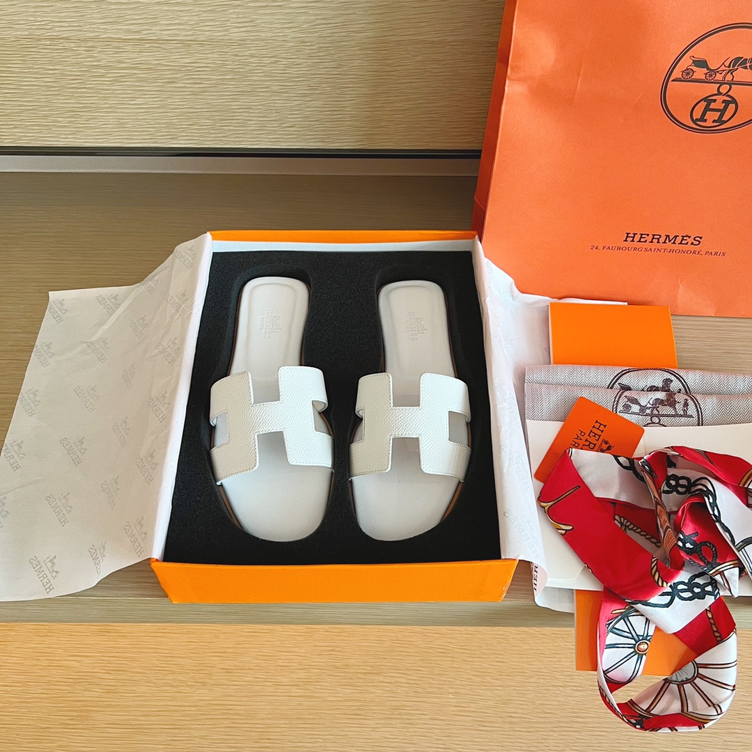 ua H**mes oran sandal