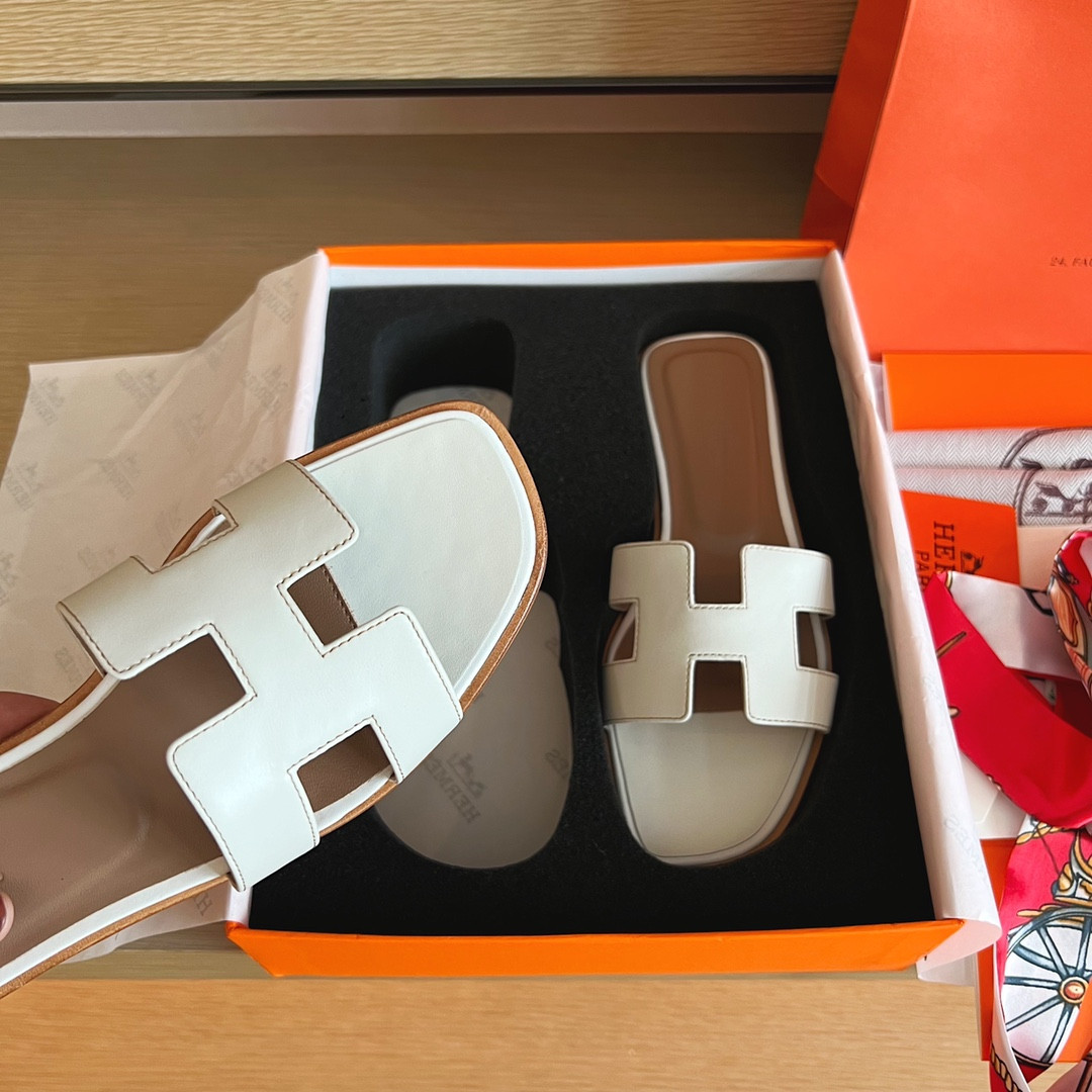 ua H**mes oran sandal