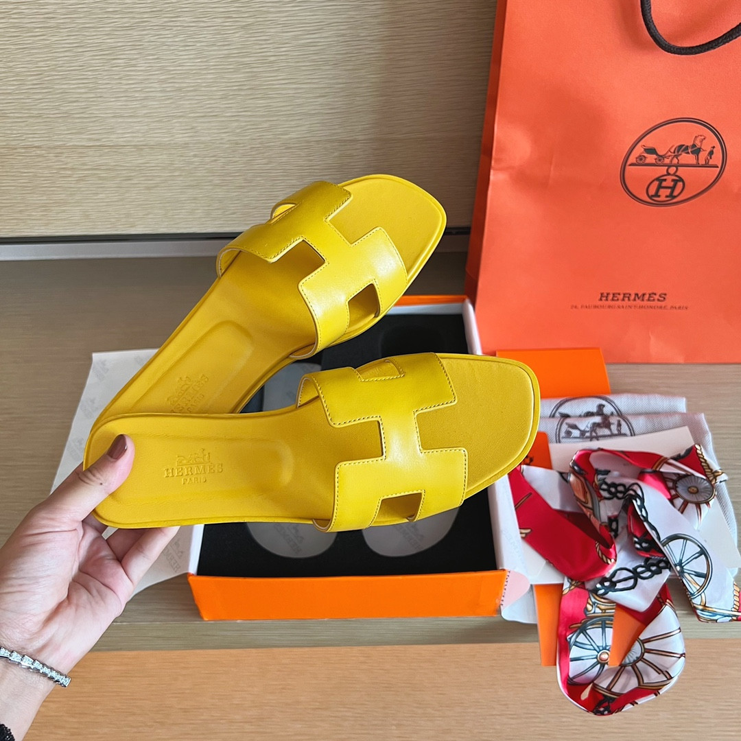 ua H**mes oran sandal