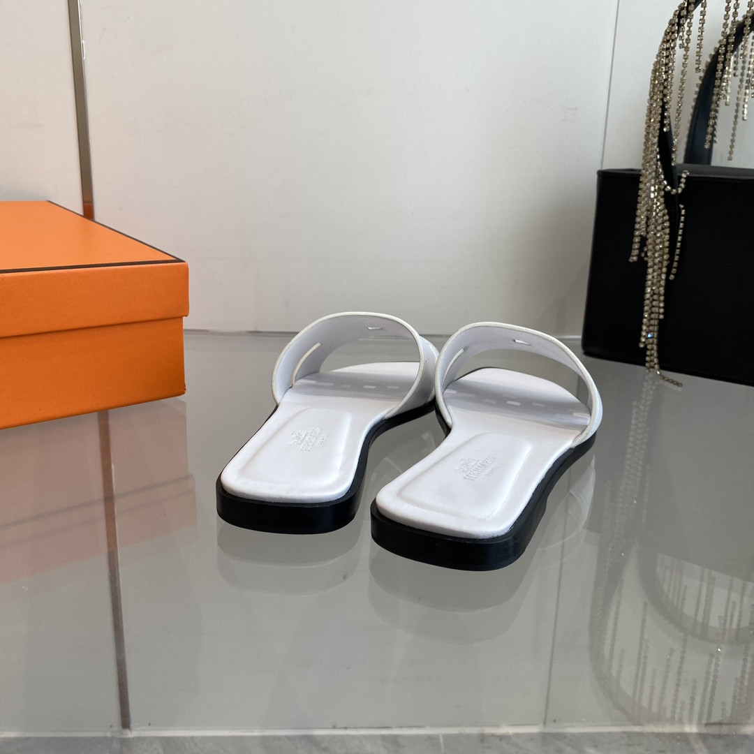 ua H**mes idioma sandal