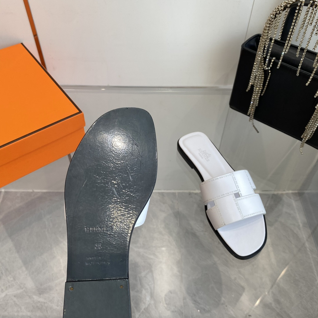 ua H**mes idioma sandal
