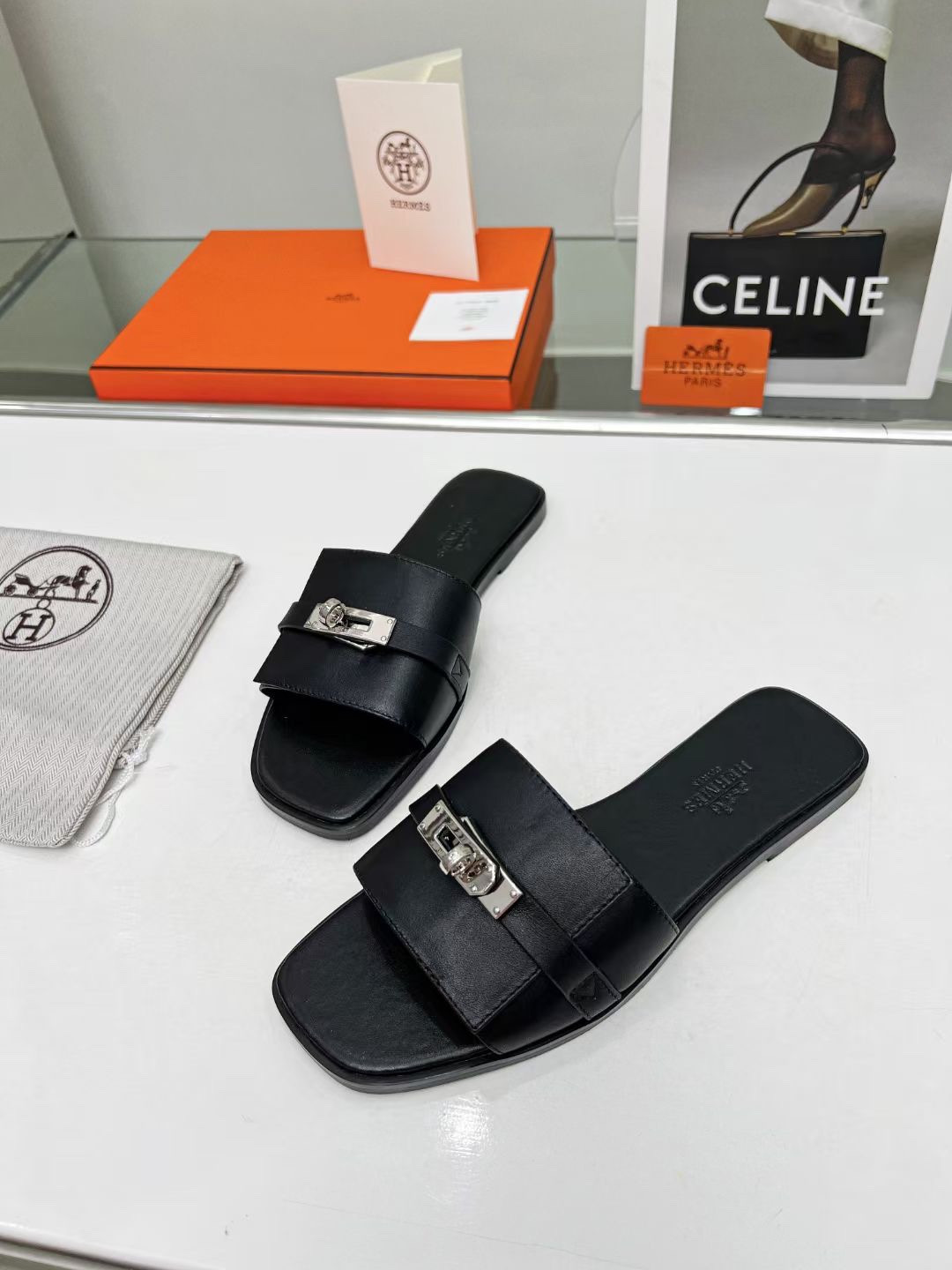 ua H**mes giulia sandal