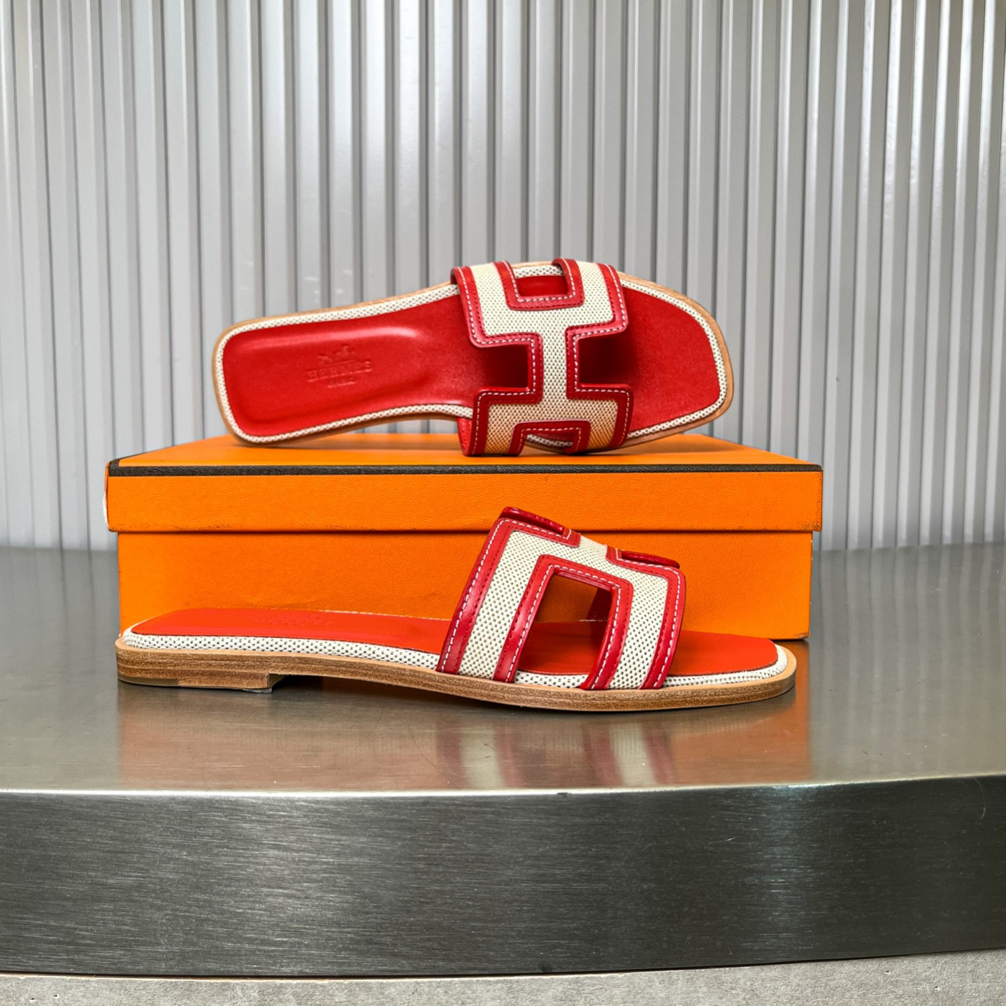 ua H**mes oran sandal