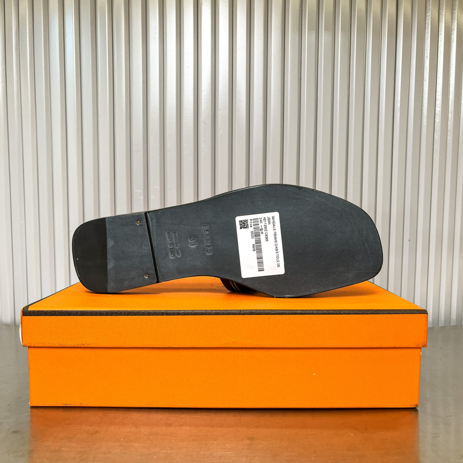 ua H**mes oran sandal