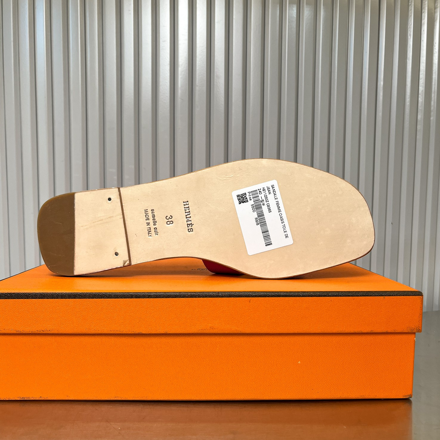 ua H**mes oran sandal