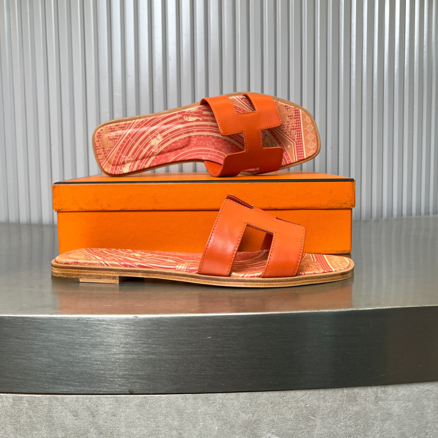 ua H**mes oran sandal