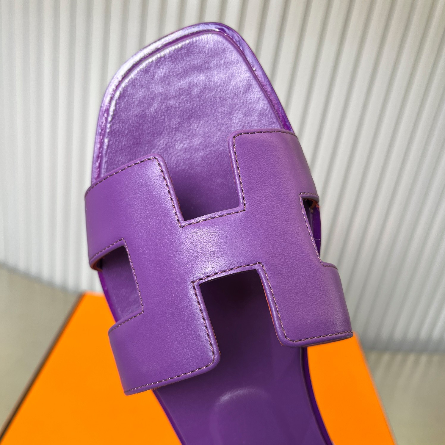 ua H**mes oran sandal