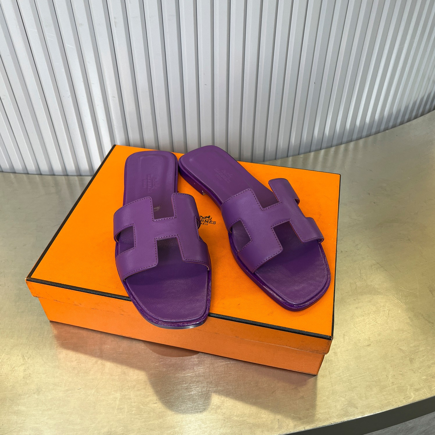 ua H**mes oran sandal