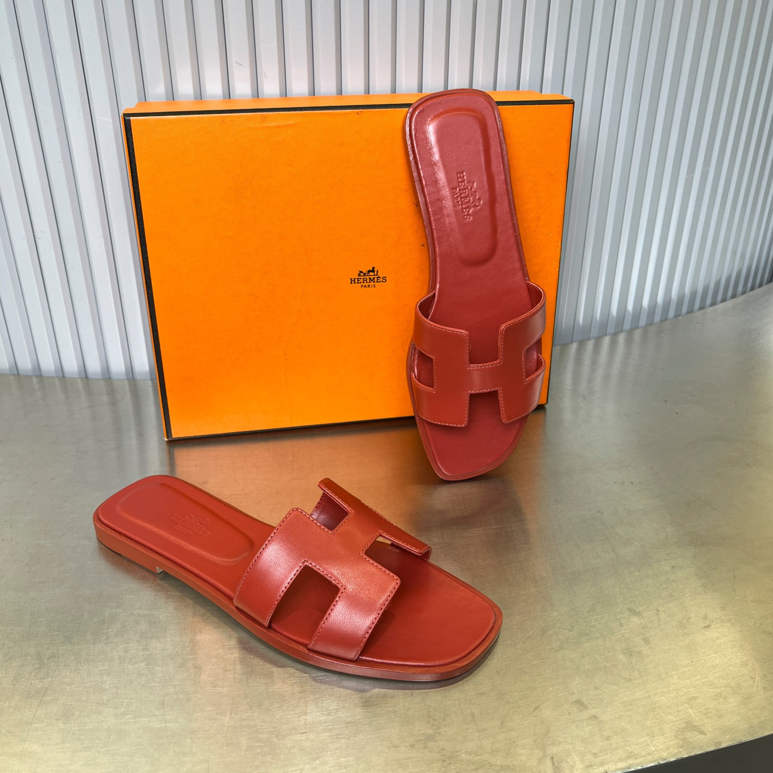 ua H**mes oran sandal