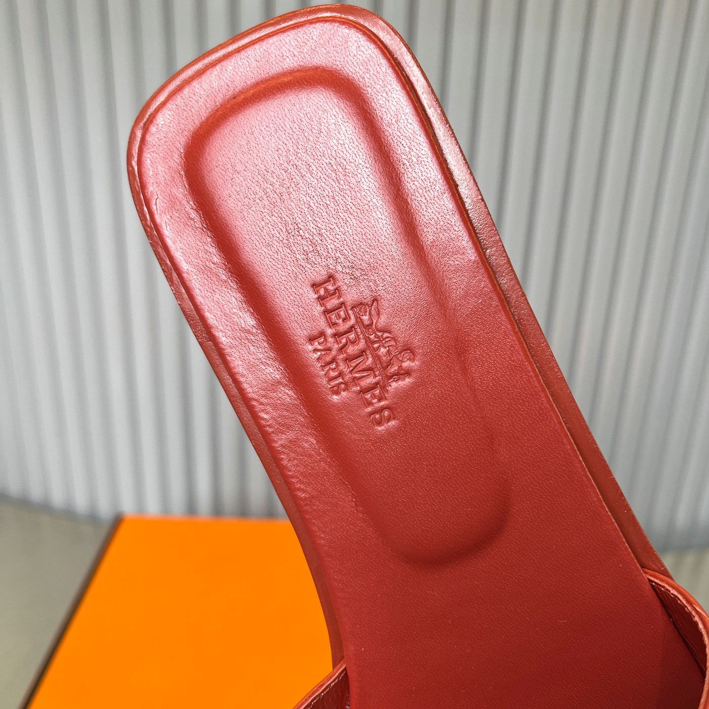 ua H**mes oran sandal