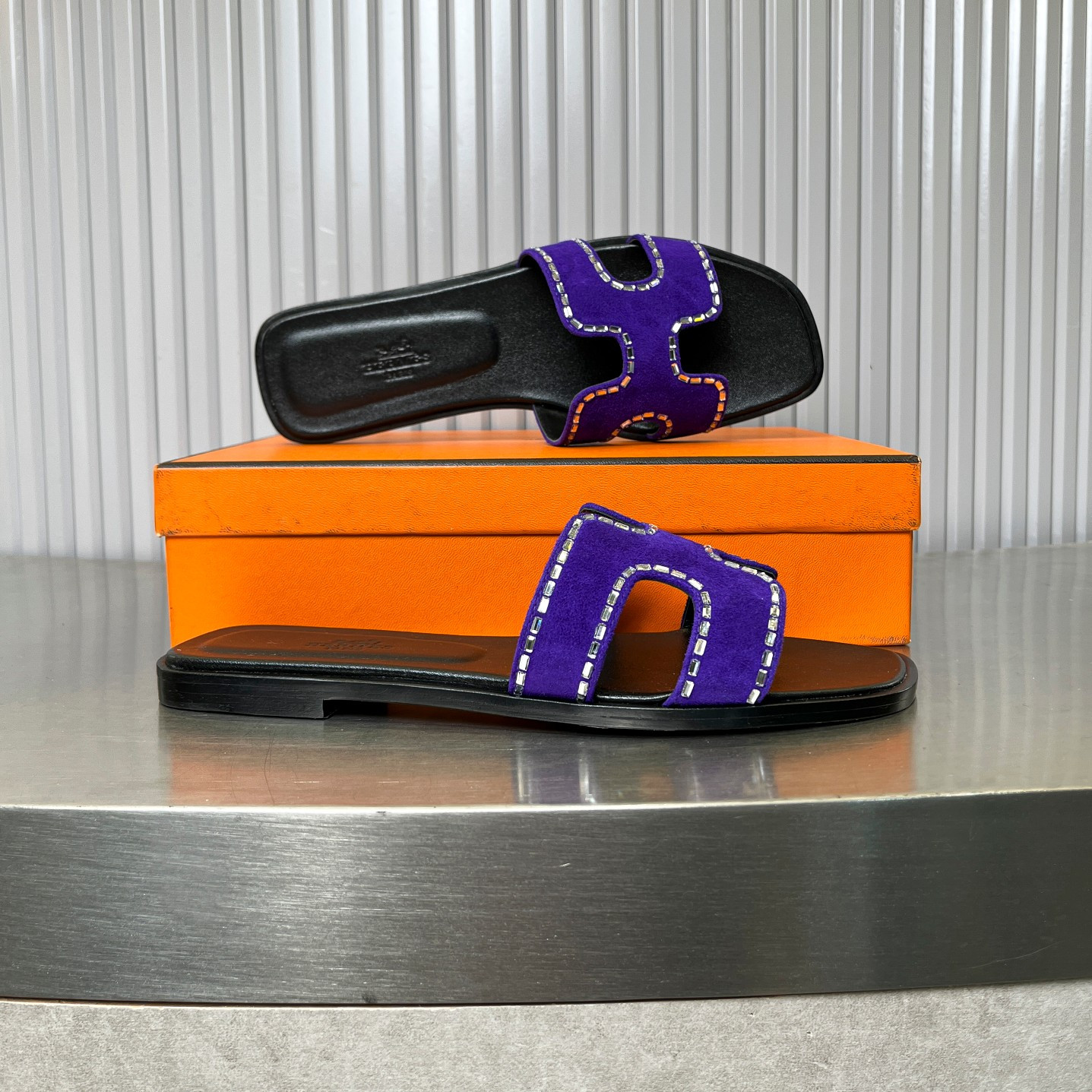 ua H**mes oran sandal