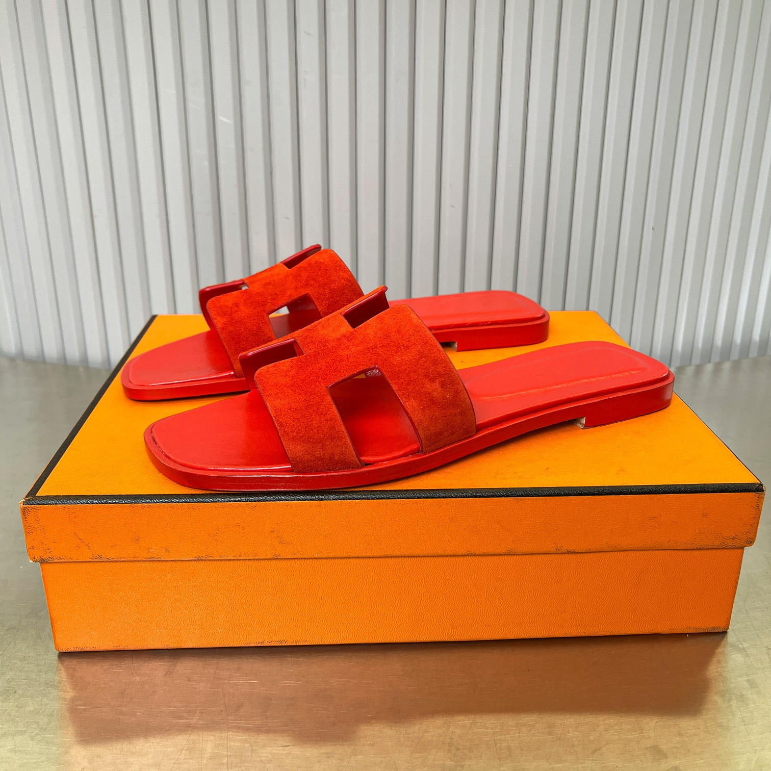 ua H**mes oran sandal