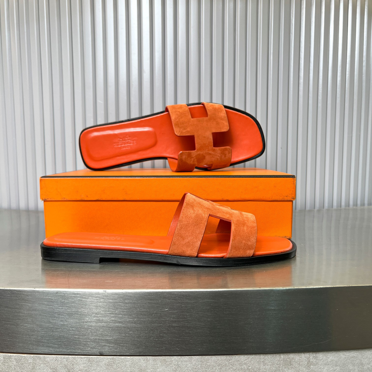 ua H**mes oran sandal