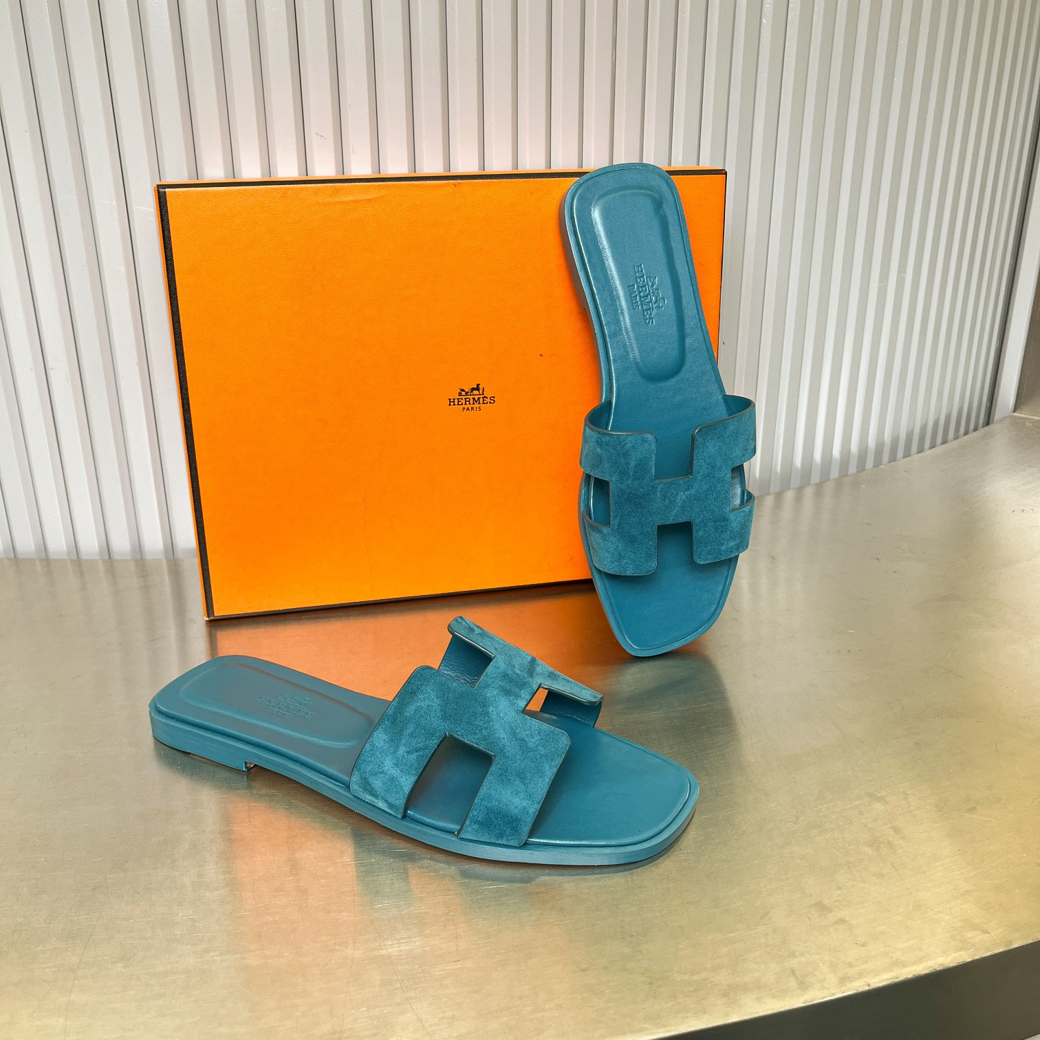ua H**mes oran sandal