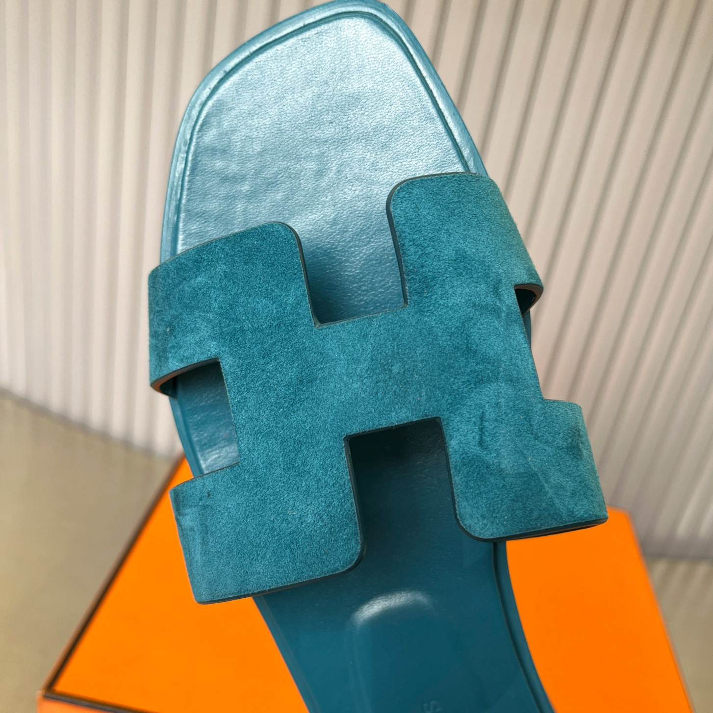 ua H**mes oran sandal