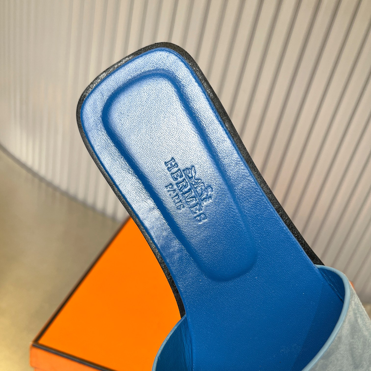 ua H**mes oran sandal