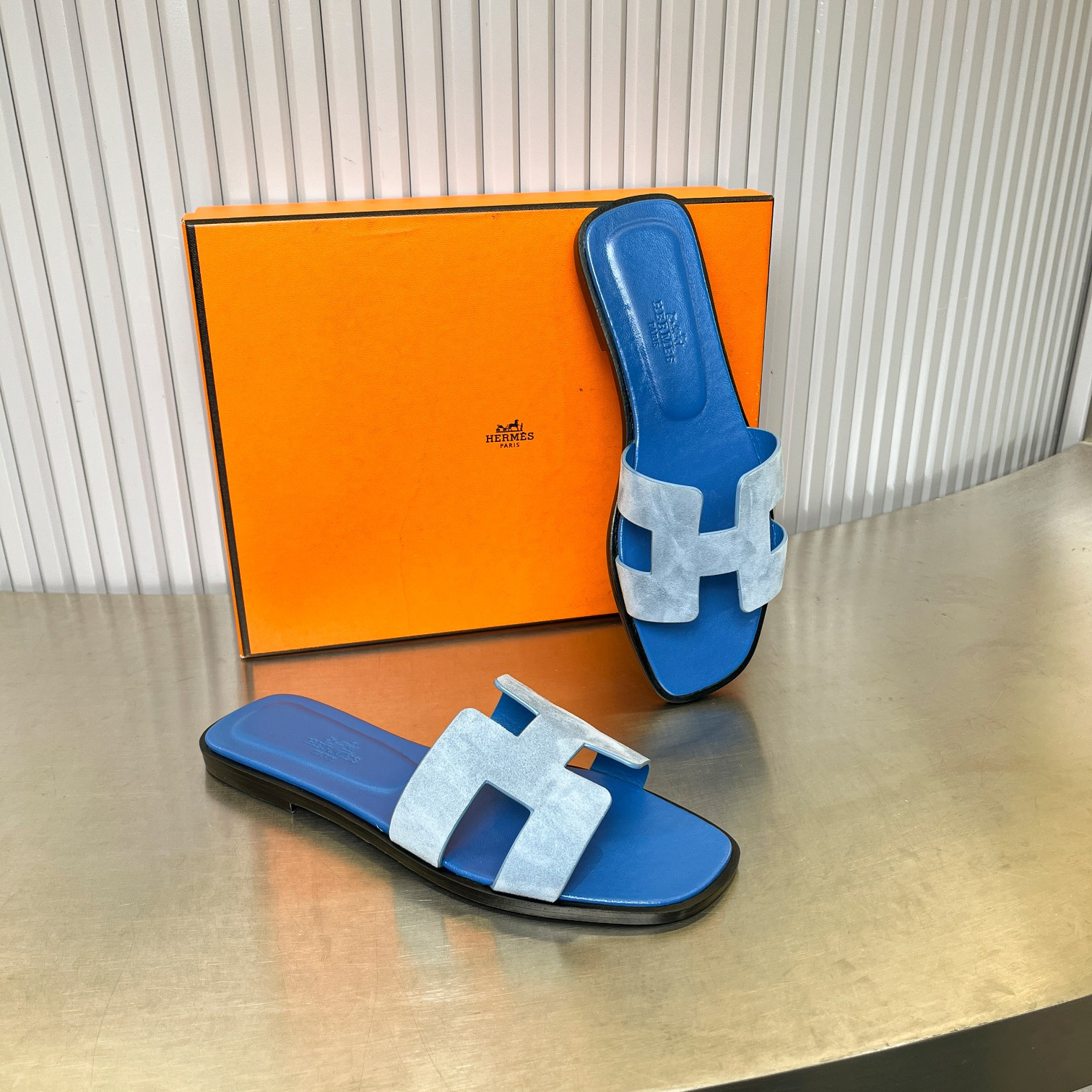 ua H**mes oran sandal