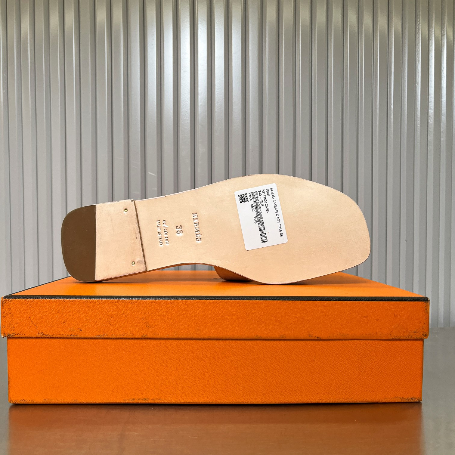 ua H**mes oran sandal