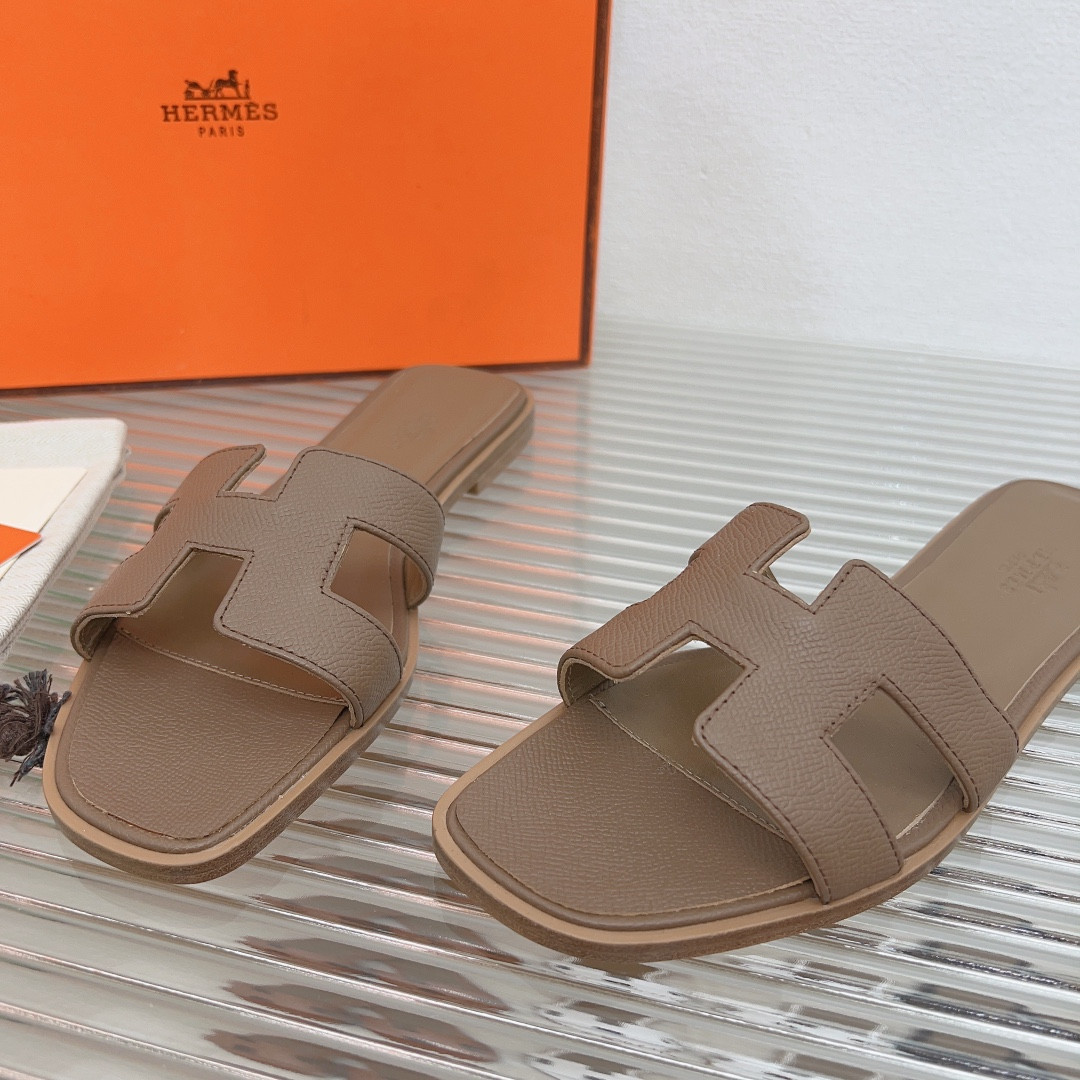 ua H**mes oran sandal