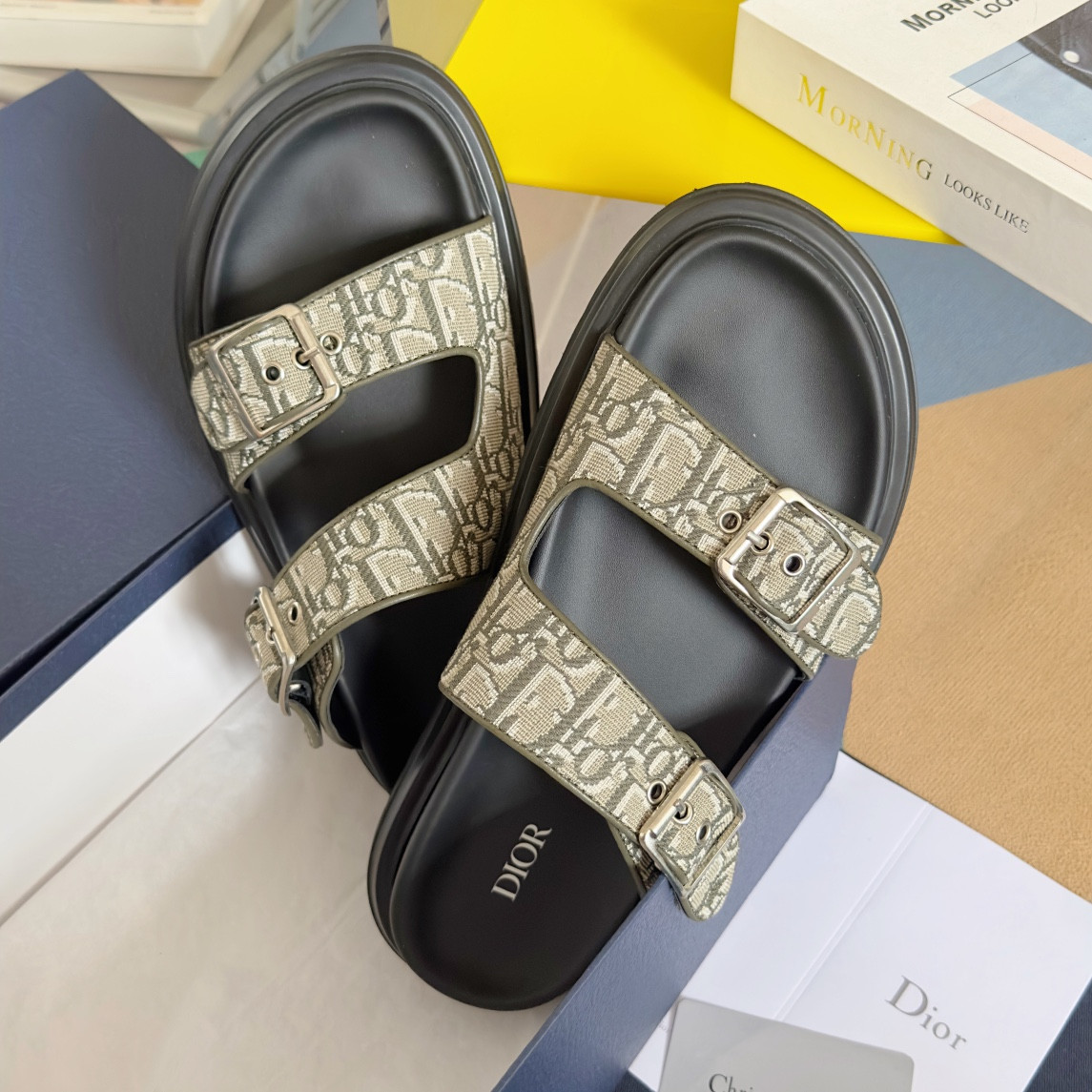 ua D*or aqua sandal