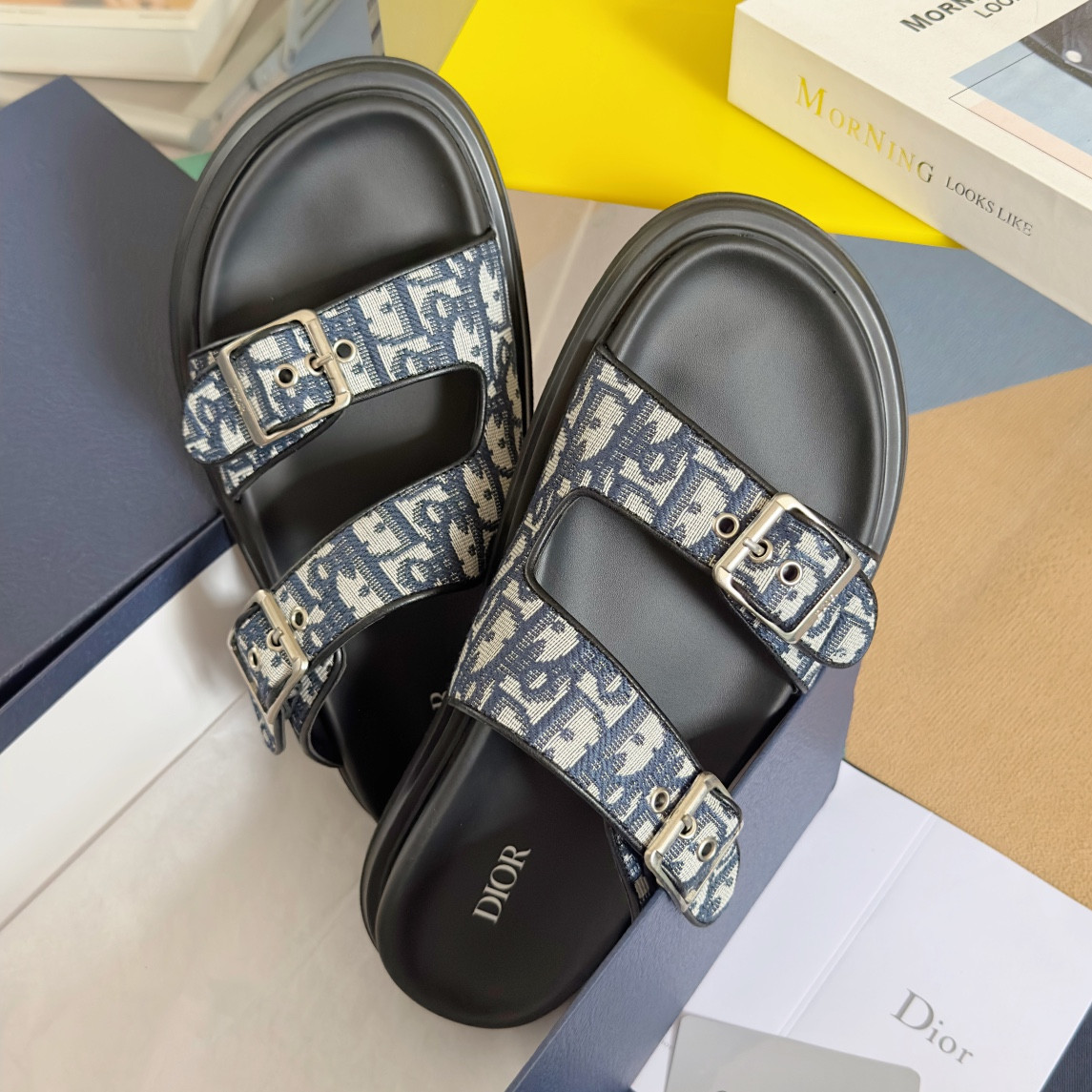 ua D*or aqua sandal