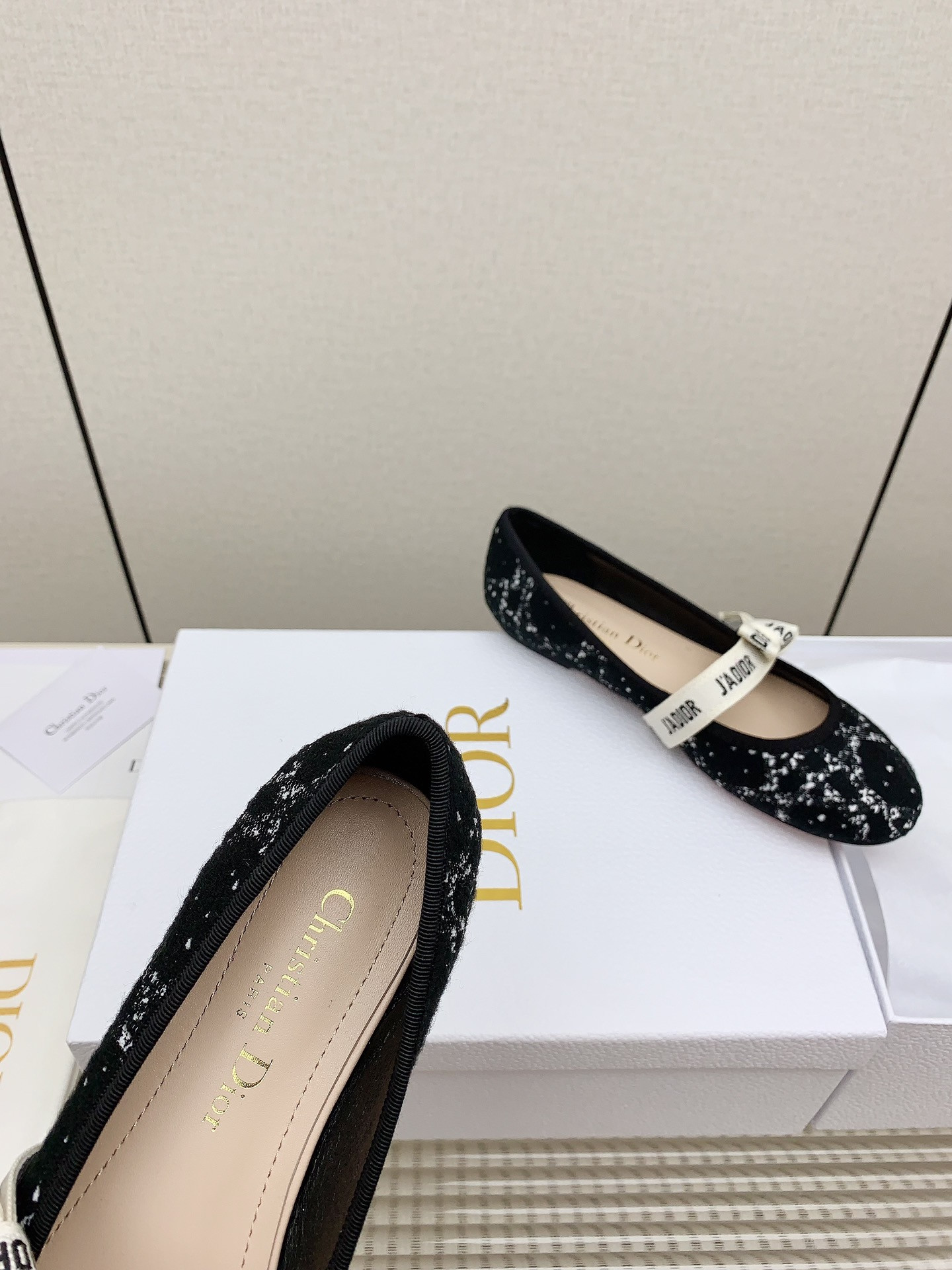ua D*or ballet flat