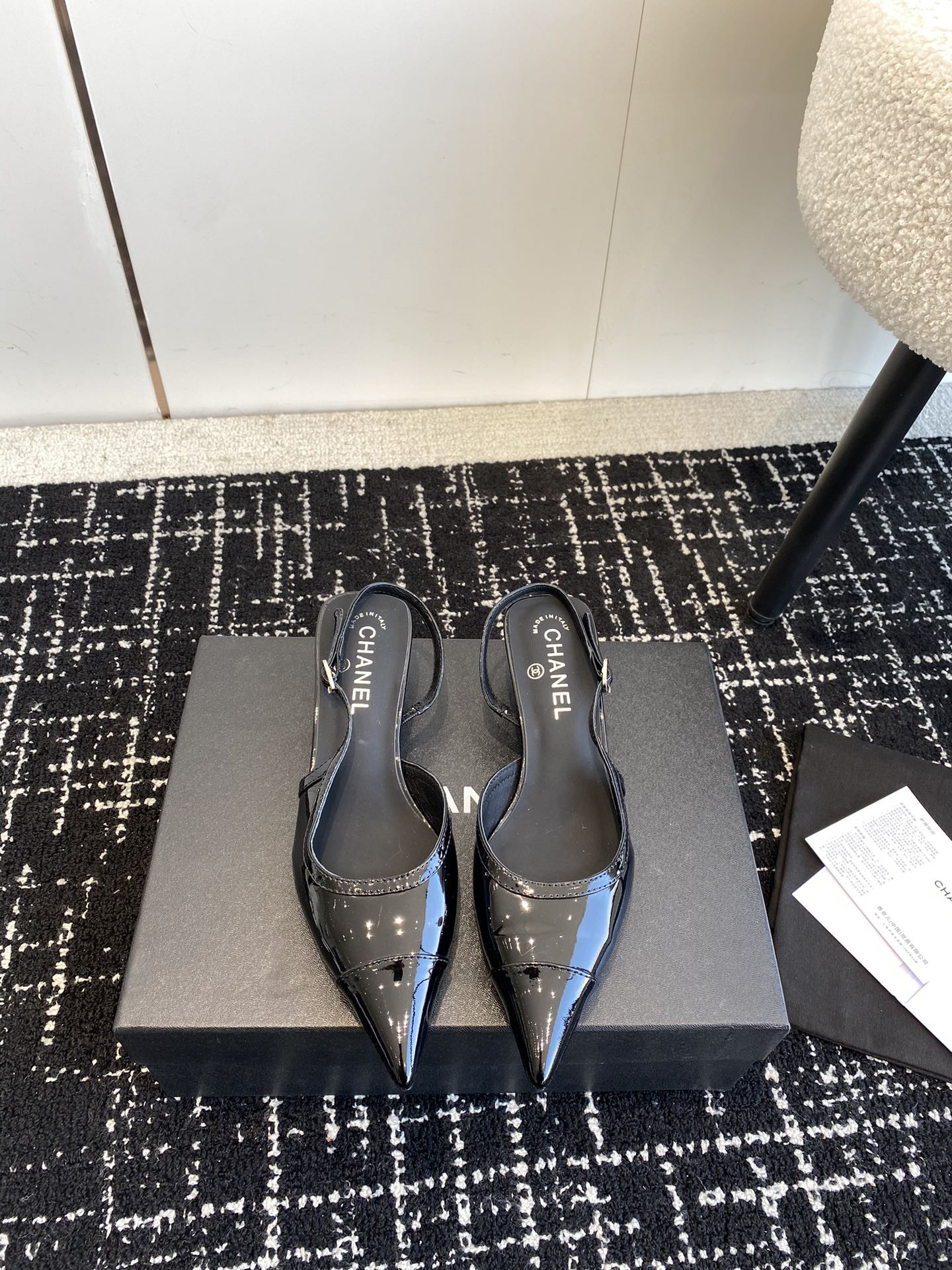 ua Ch*el slingbacks