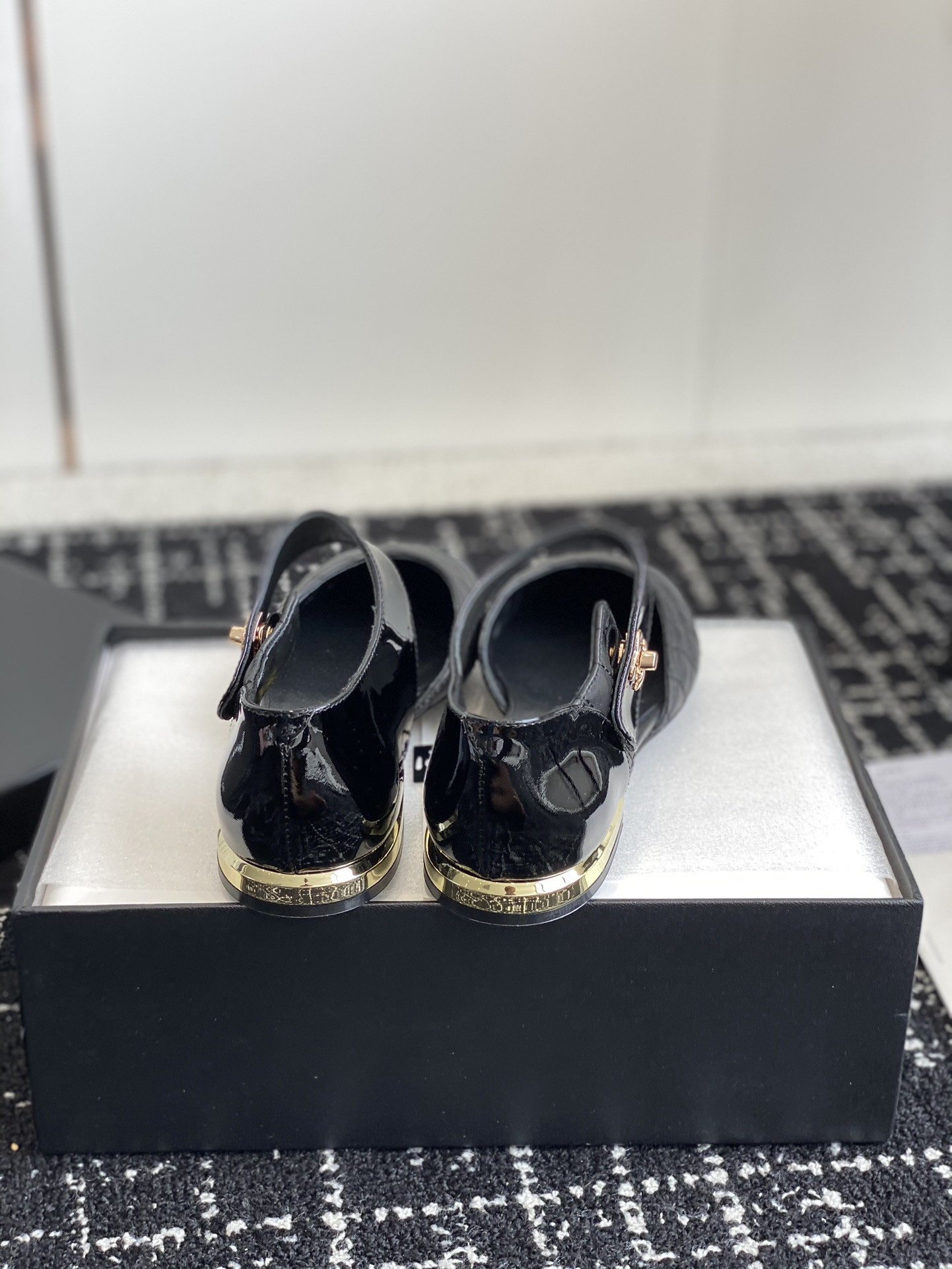 ua Ch*el mary janes