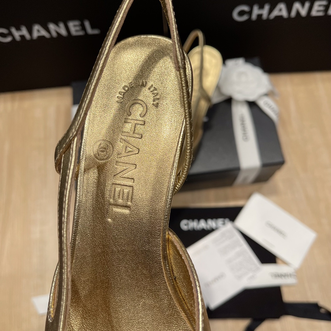 ua Ch*el slingbacks