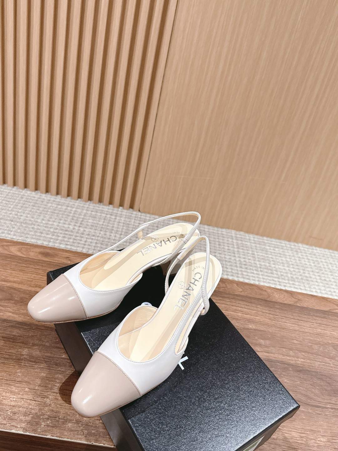 ua Ch*el slingbacks