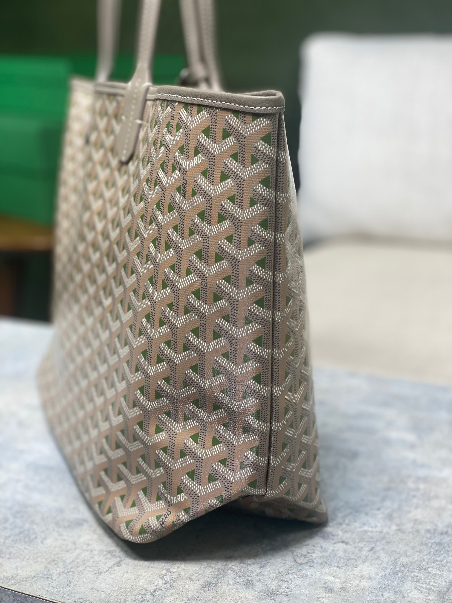 Go*ard small  saint l0*is bag 28 cm x 15 cm x 34 cm