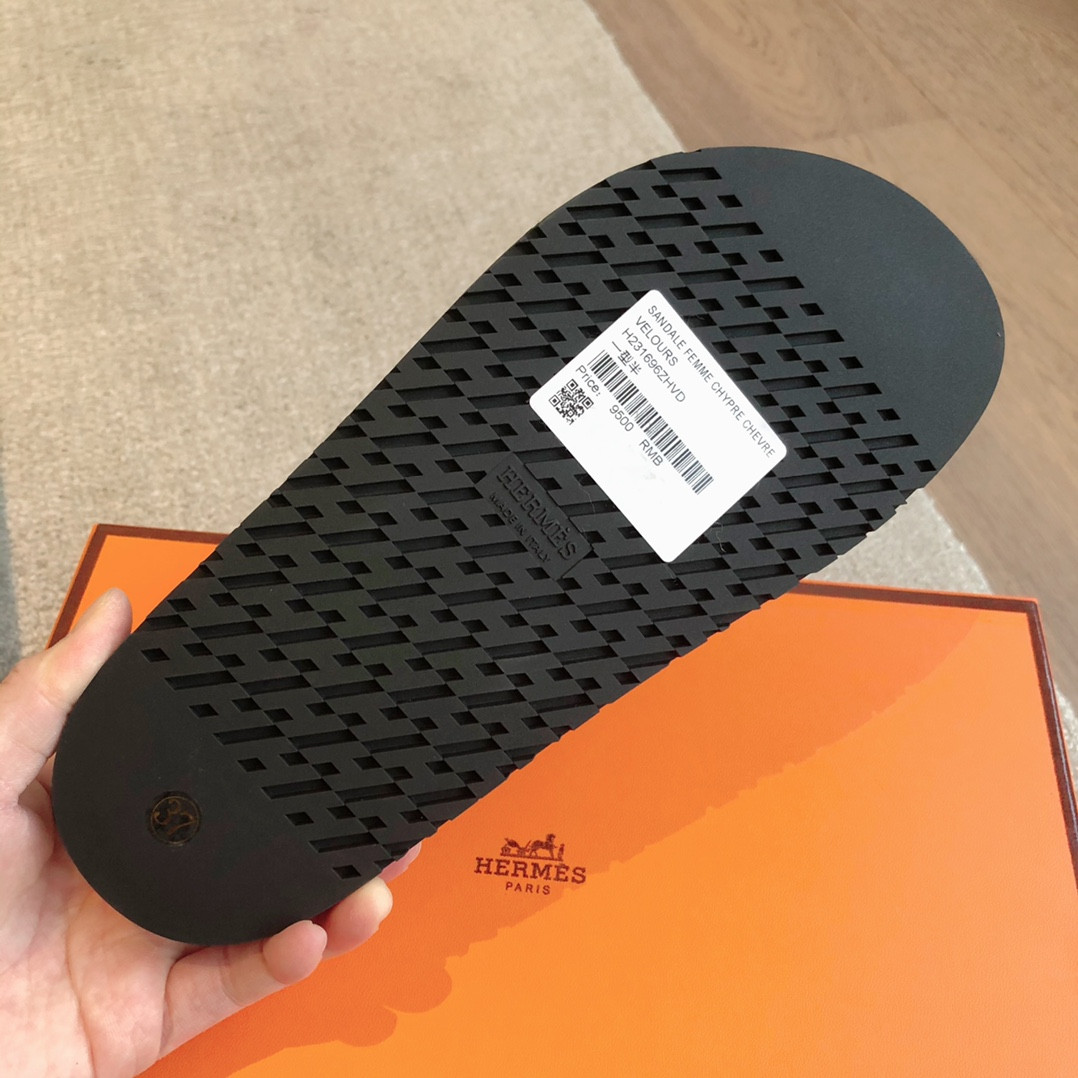 ua H**mes empire sandal