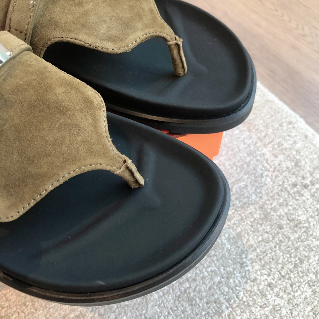 ua H**mes empire sandal